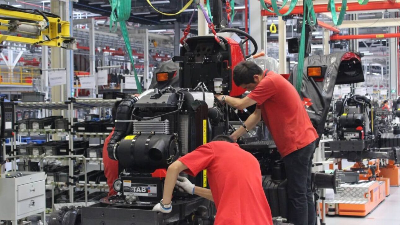 China anuncia fábrica de tratores de R$ 200 milhões em Maricá, no RJ, com parceria inédita entre governo, empresas e cooperativas, voltada à agricultura familiar.