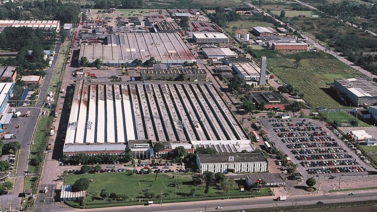 China anuncia fábrica de tractores de R$ 200 millones en Maricá, no RJ, con parceria inédita entre governo, empresas e cooperativas, voltada à agricultura familiar.