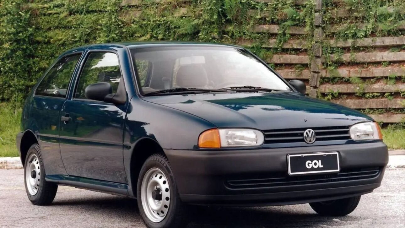 Gol bolita 1999 cuesta menos de R$ 8 mil, entrega consumo eficiente, autonomía de hasta 730 km en la carretera y sigue siendo una opción accesible en el mercado de usados.