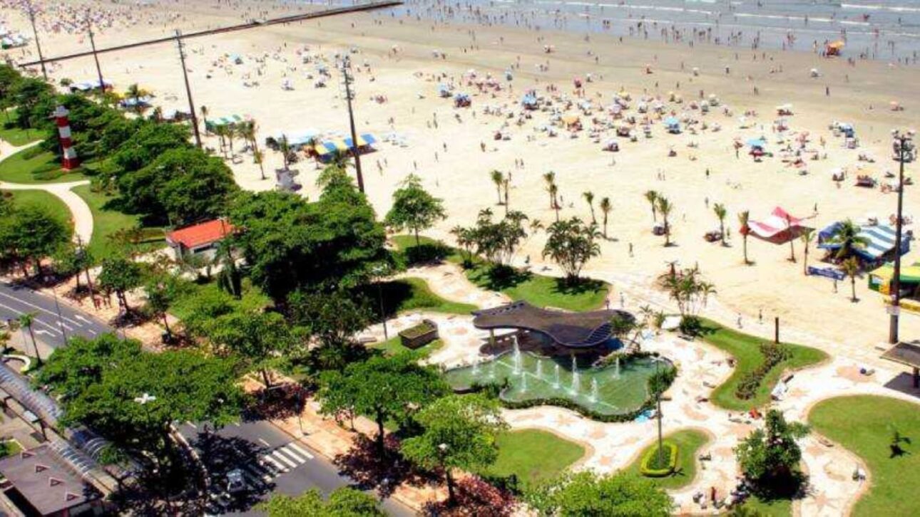 Santos concentra 107 centenarios y alberga el mayor jardín de playa del mundo, con 5,3 km de orla, área verde histórica y destaco en la Baixada Santista.