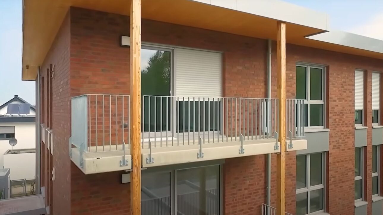 Construcción en madera avanza con sistemas industrializados, nuevos compuestos y soluciones que reducen plazos, amplían rendimiento y viabilizan edificios urbanos.