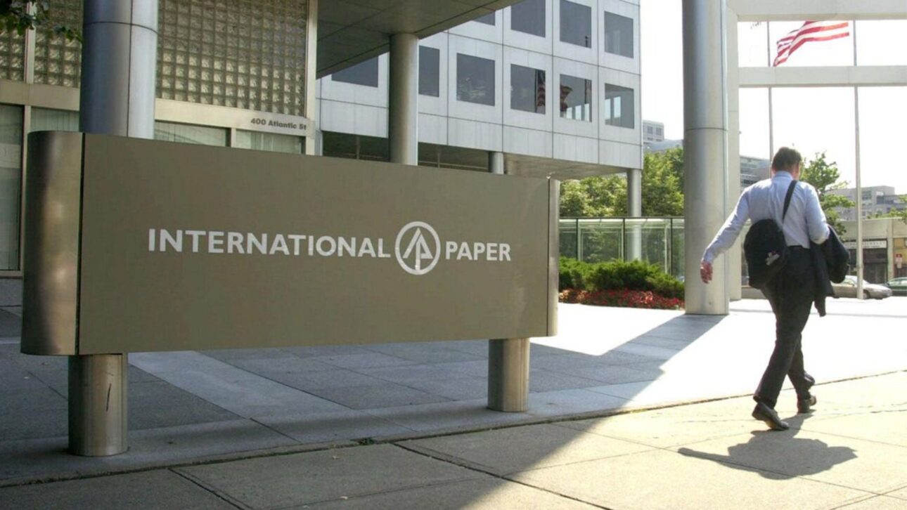International Paper anuncia cierre de dos fábricas en EE. UU., despide a 218 empleados y transfiere producción tras caída de demanda y reestructuración industrial.