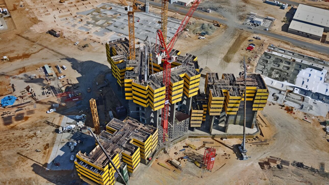 Reanudación de la Jeddah Tower mira 1.000 metros, inversión de US$ 20 mil millones y desafíos técnicos que pueden redefinir la ingeniería de los superrascacielos.