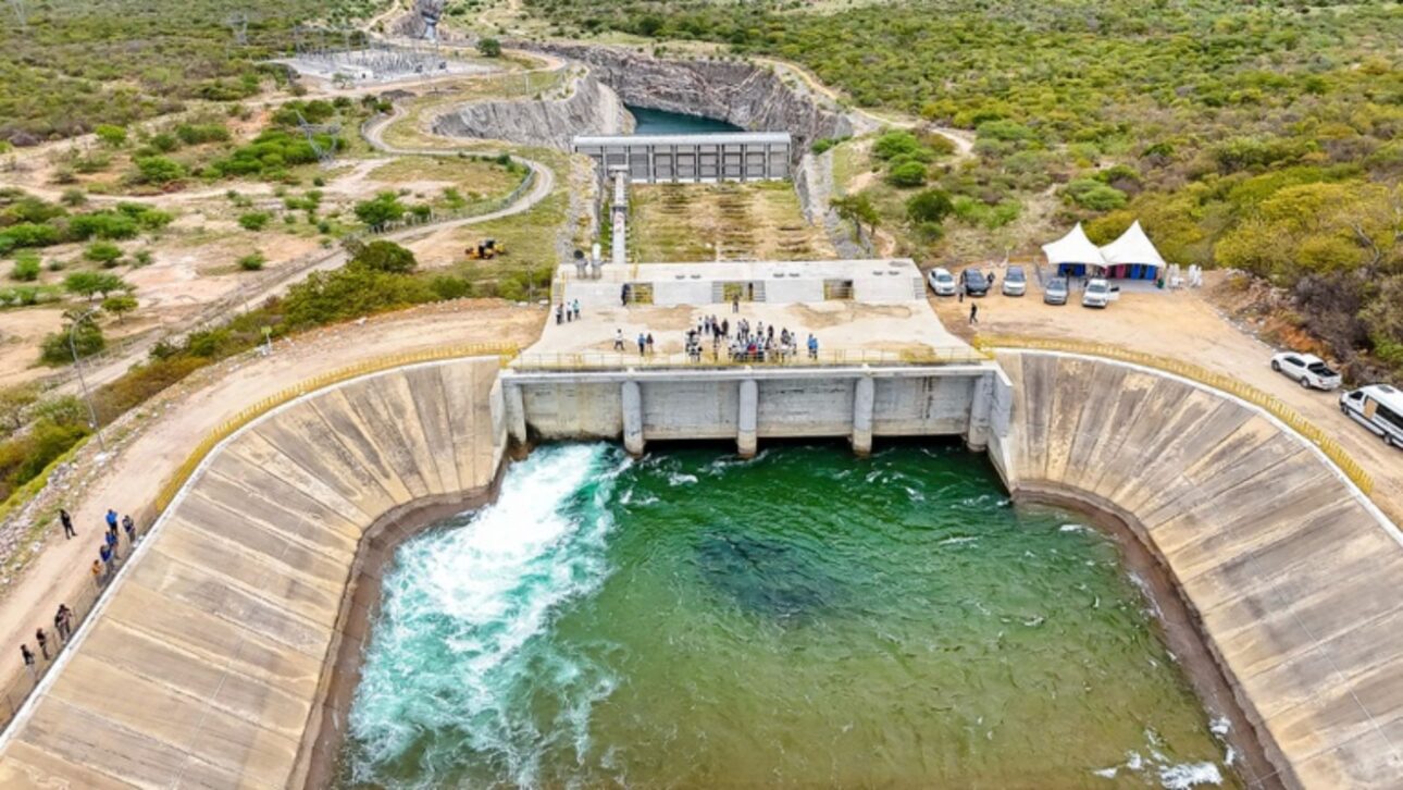 Transposición del San Francisco lleva agua a 12 millones, mobiliza 70 obras en el Nordeste y consolida el mayor proyecto hídrico de Brasil. En 2025.