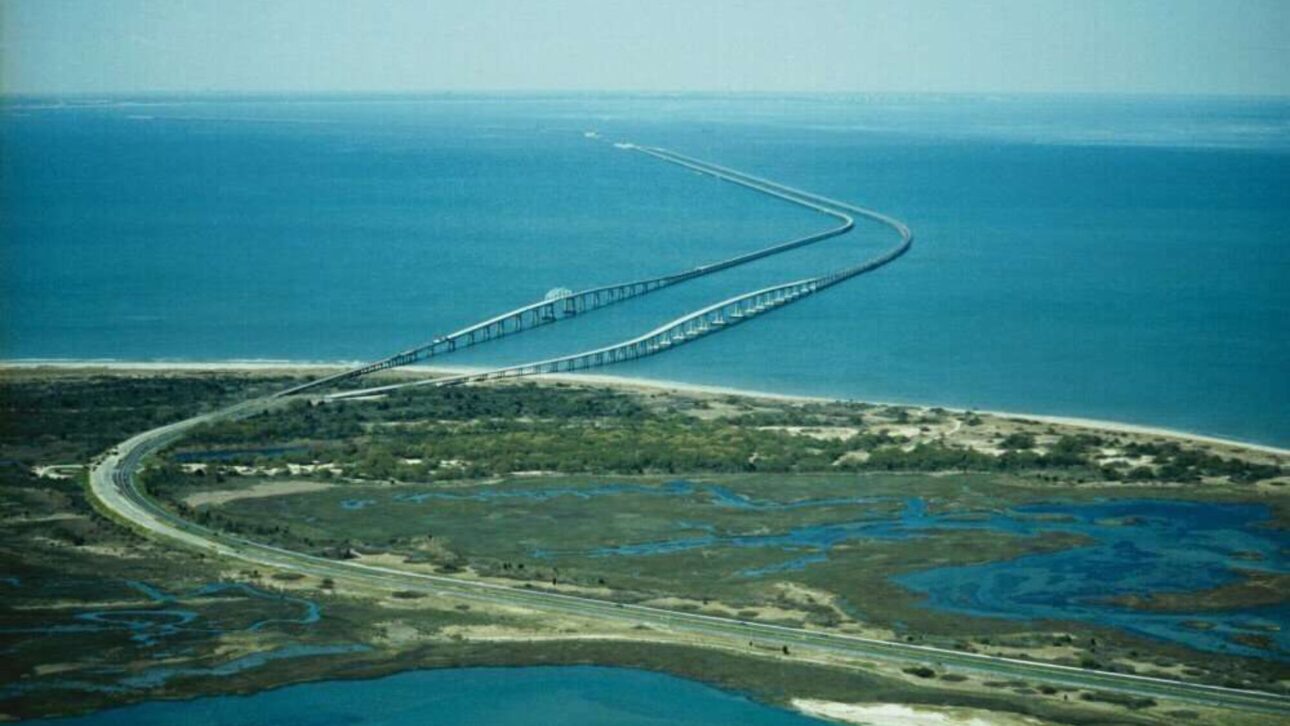 Chesapeake Bay Bridge–Tunnel: 37 km entre viaductos y túneles sumergidos, con 4 islas artificiales. Entienda por qué la carretera desaparece en el mar.