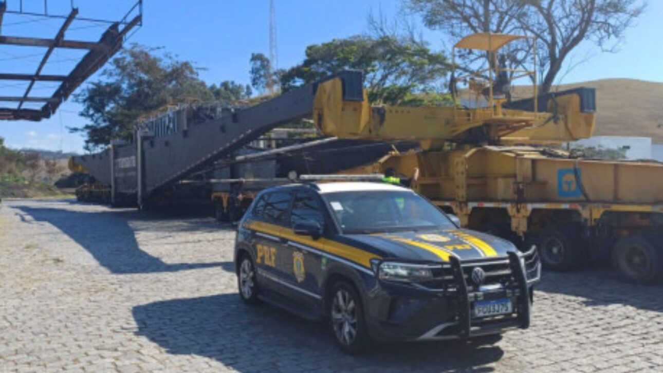 Comboio de 594 toneladas y 99 m cruzó la BR-040 en Minas, exigió operación especial y escolta, y siguió rumbo al Río en diciembre de 2025.
