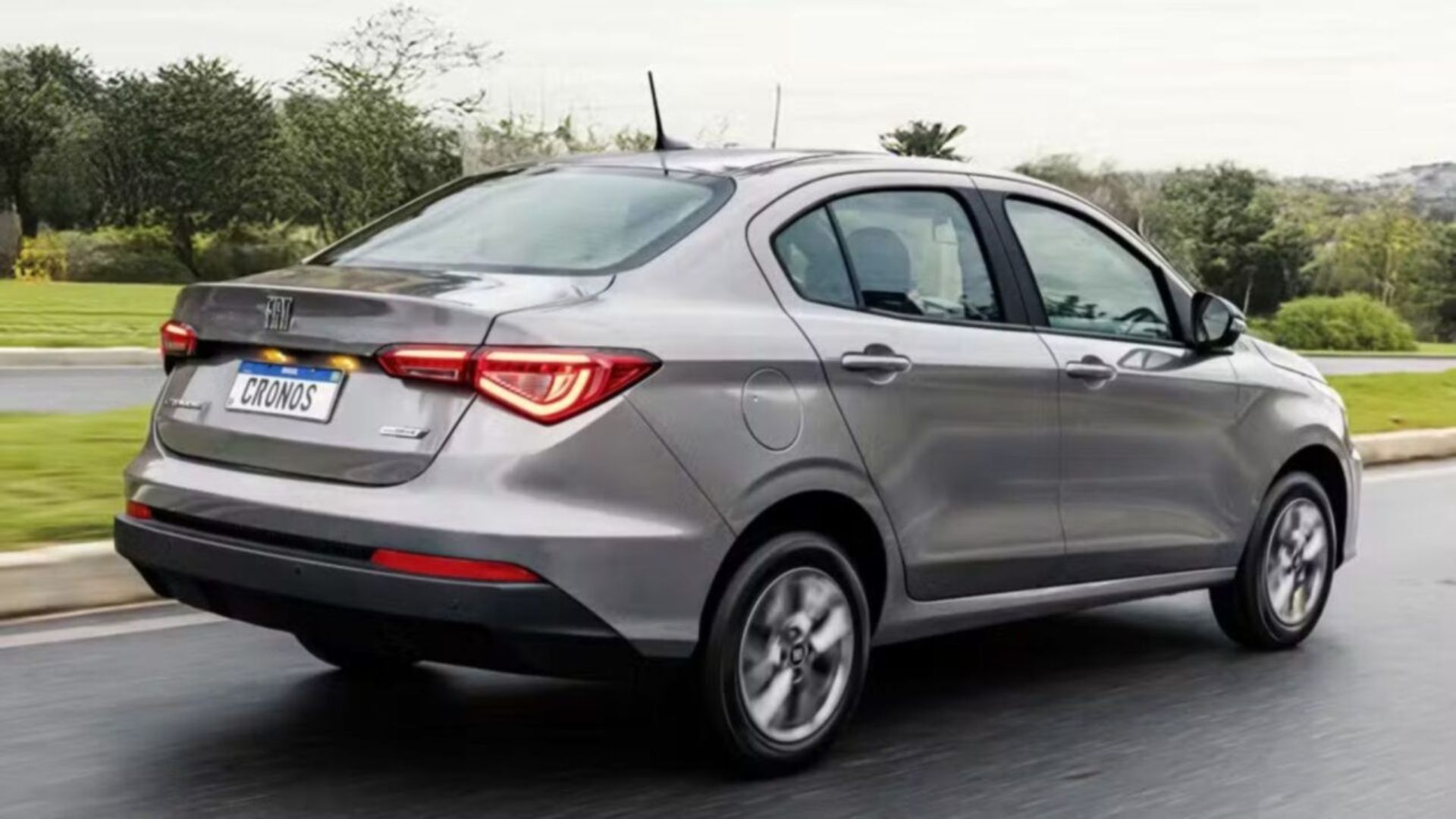 Descubra quatro carros usados até R$ 50 mil que oferecem bom espaço interno, porta-malas amplo e consumo econômico.