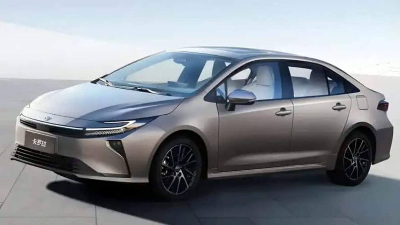Toyota Corolla 2026 gana visual inspirado en el Prius, distancia entre ejes de 2,75 m y motor híbrido de 137 cv en China; sin confirmación global.