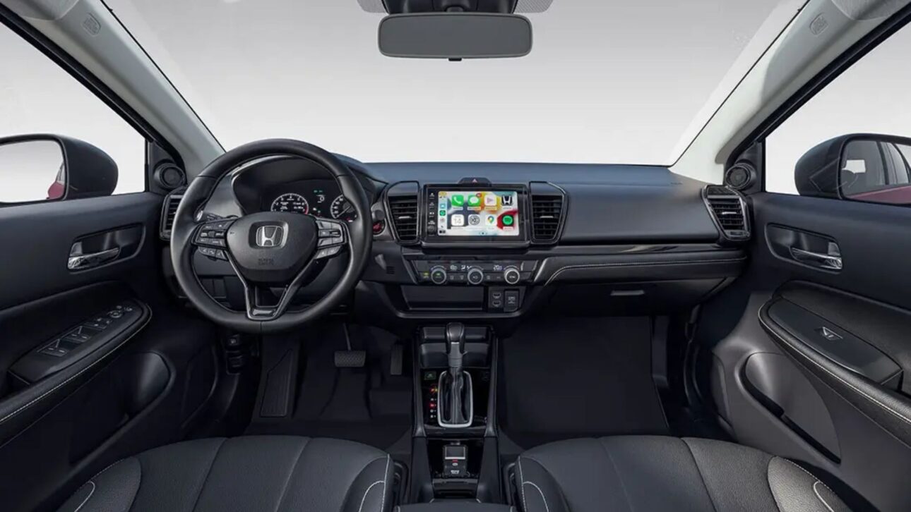 Honda City Hatch 2025 es el coche más barato de la marca en Brasil, con motor 1.5 flex, cambio CVT y consumo de hasta 17,8 km/l en prueba.