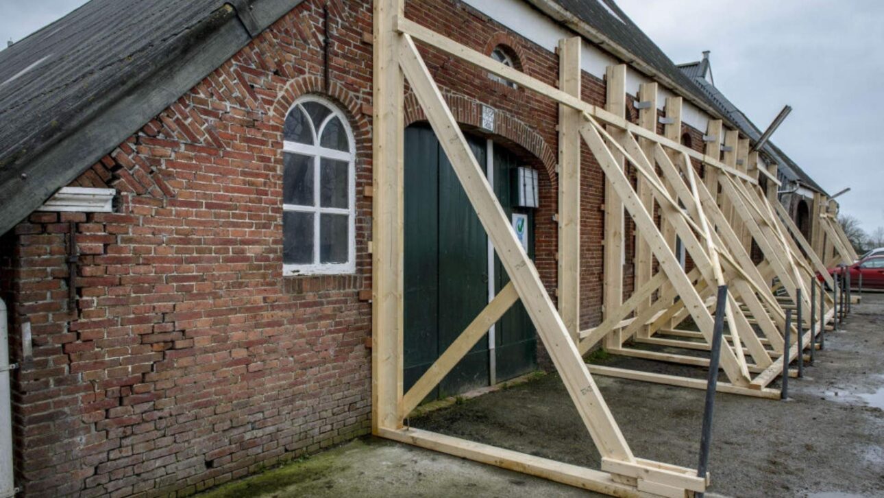 En Groningen, terremotos inducidos por la extracción de gas cambiaron reglas de seguridad y llevaron al refuerzo de casas y edificios en la región.