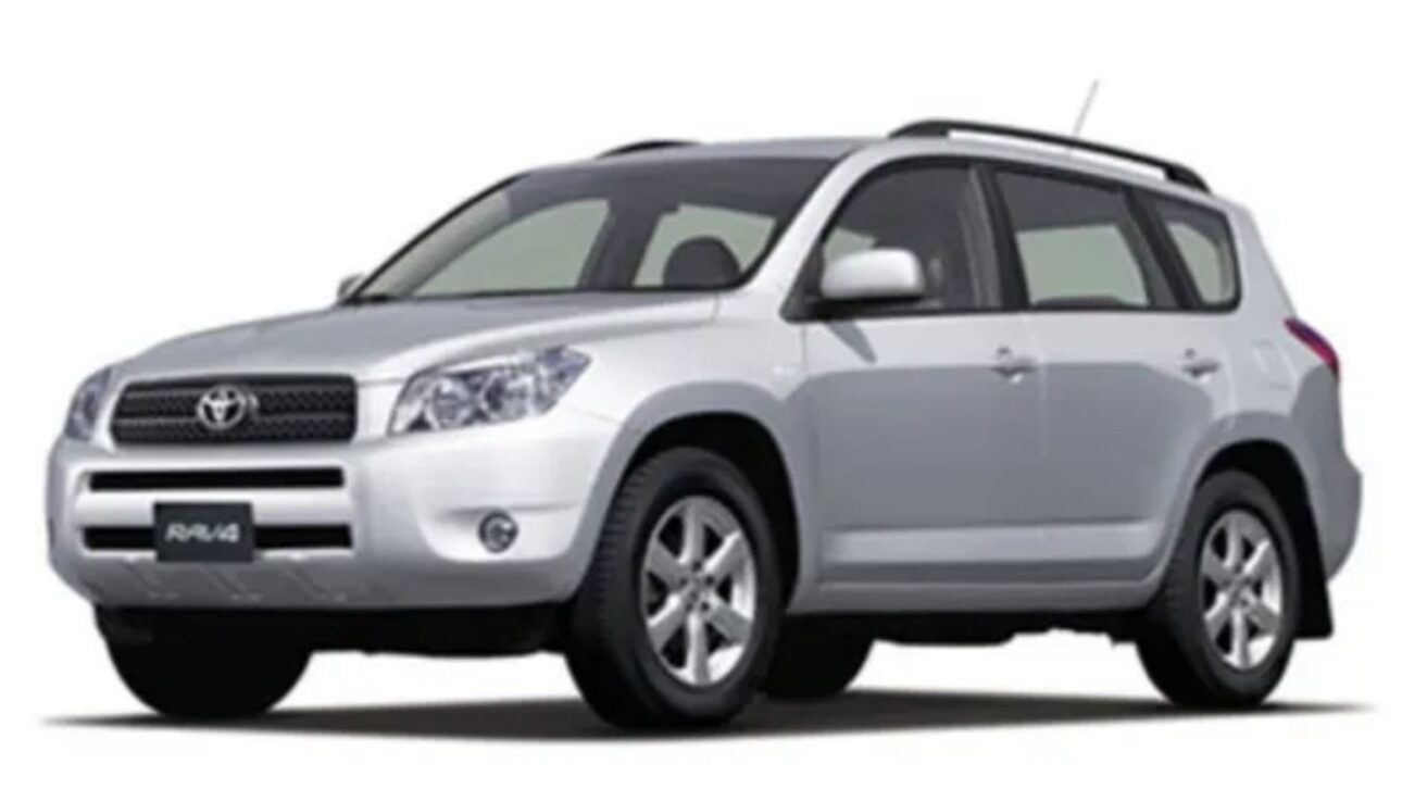 Coches usados de Toyota hasta R$ 50 mil reúnen consumo equilibrado, espacio interno y versiones con tracción 4x4 y motor 2.4, según la Tabla Fipe.