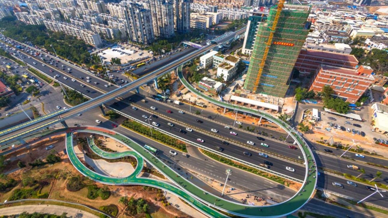 Túnel Xiang’an conecta la isla de Xiamen al continente por la primera travesía rodoviaria submarina de China continental, con 8,7 km de extensión y hasta 70 m debajo del agua.