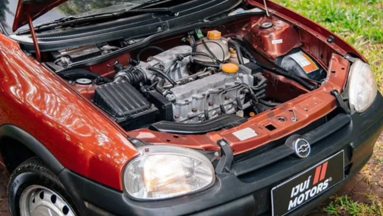 Chevrolet Corsa 1996 con 85 mil km aparece a la venta por R$ 26,9 mil, destaca consumo urbano, conservación rara, pintura original y exención de IPVA en 2026.