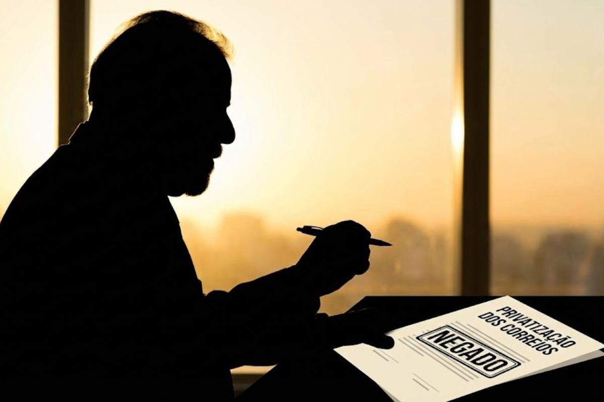 Lula rejeita a privatização dos Correios, enfrenta rombo bilionário na estatal, negocia empréstimo com bancos e Tesouro para salvar os Correios e ajustar a gestão