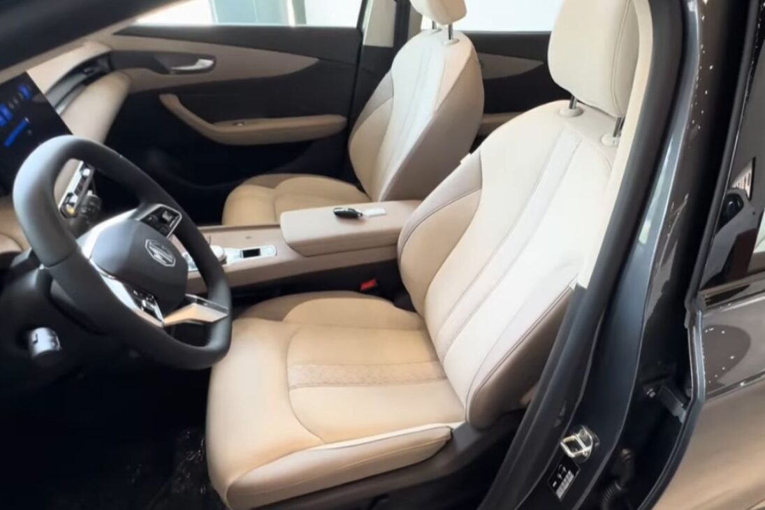 MGS5 elétrico 2026 chega ao Brasil, SUV médio de 205 cv, tração traseira e 351 km de autonomia em versão elétrica com bom pacote de tecnologia.