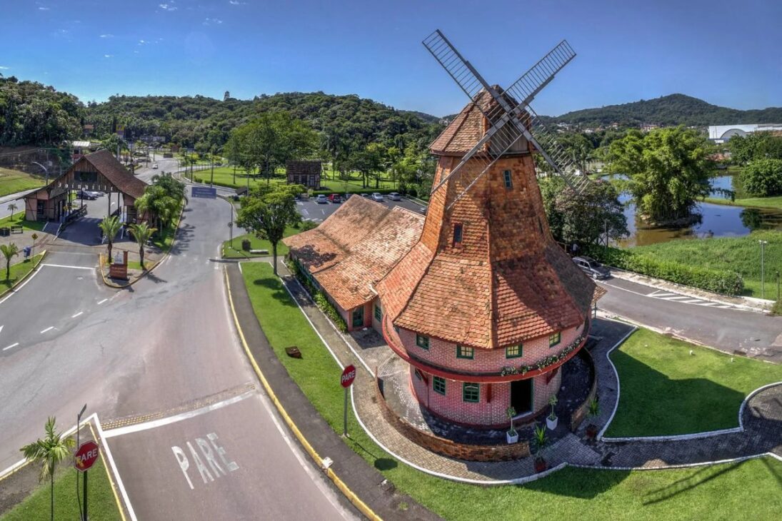 Manchester catarinense Joinville SC une herencia europea, capital mundial de la danza y calidad de vida para quienes buscan vivir bien en el sur de Brasil.