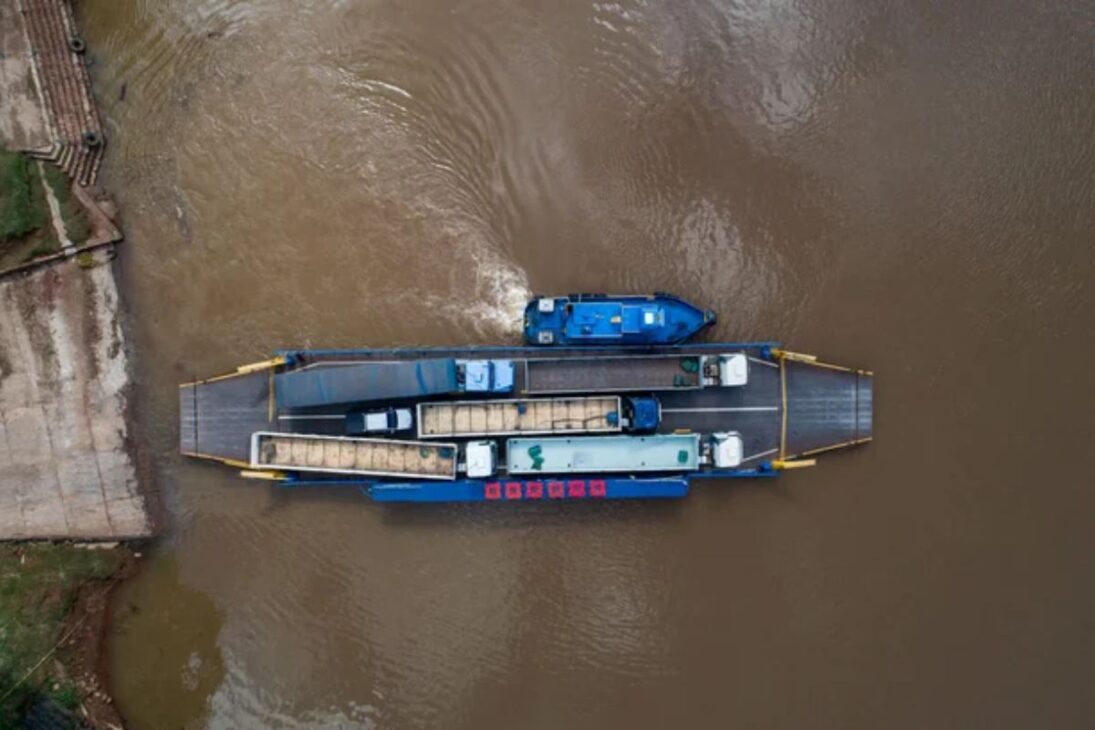 Megaobra entre Brasil y Argentina crea nuevo puente sobre el río Uruguai, reposiciona la frontera como corredor logístico estratégico y amplía el peso de Brasil en el comercio regional.