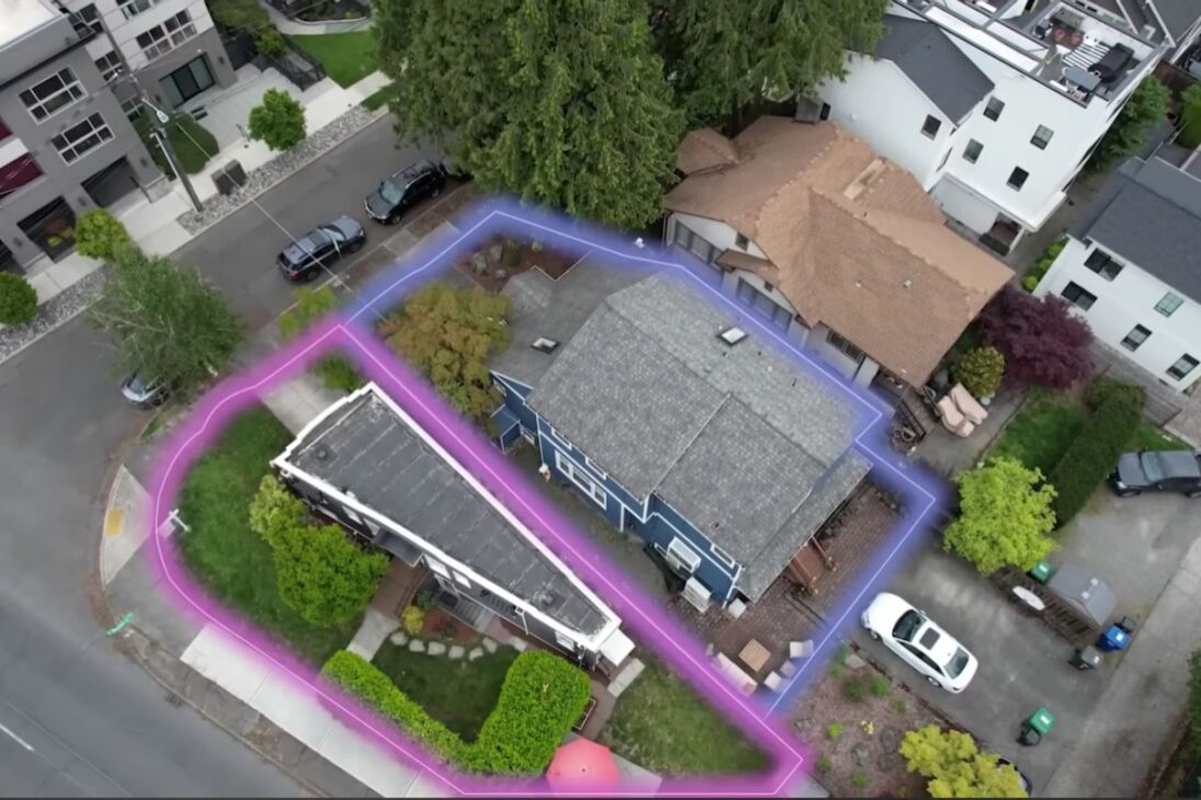 Ve la casa de venganza súperestrecha Casa de la Venganza, casa estrecha en Seattle en terreno pequeño que se convirtió en atracción turística bizarra y referencia.