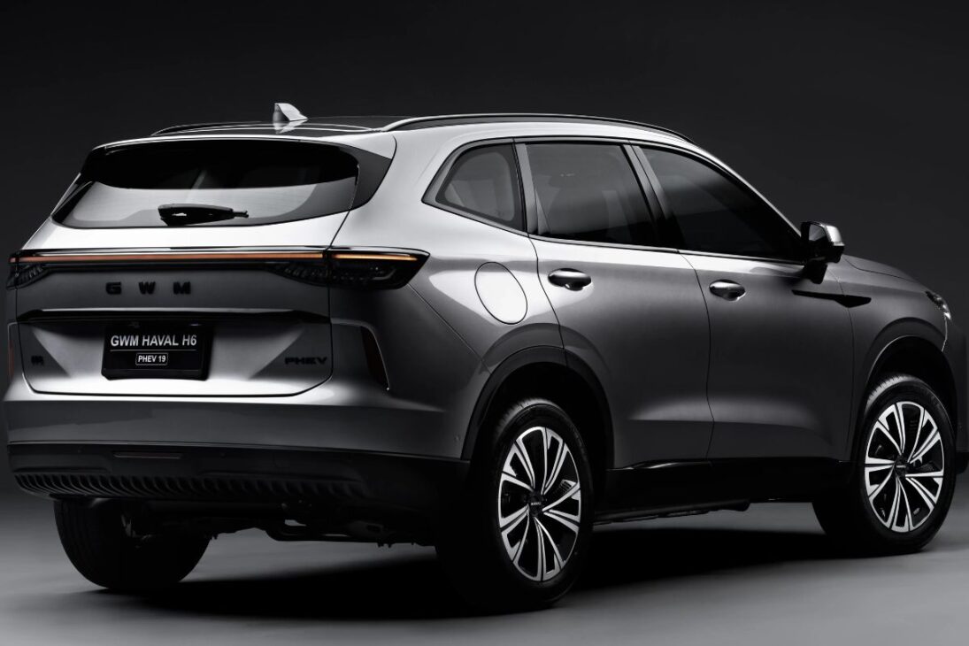 GWM Haval H6 PHEV19 2026 híbrido plug in trae maletero de 560 litros, motor 1.5 turbo y 326 cv para disputar espacio entre SUVs medianos electrificados.