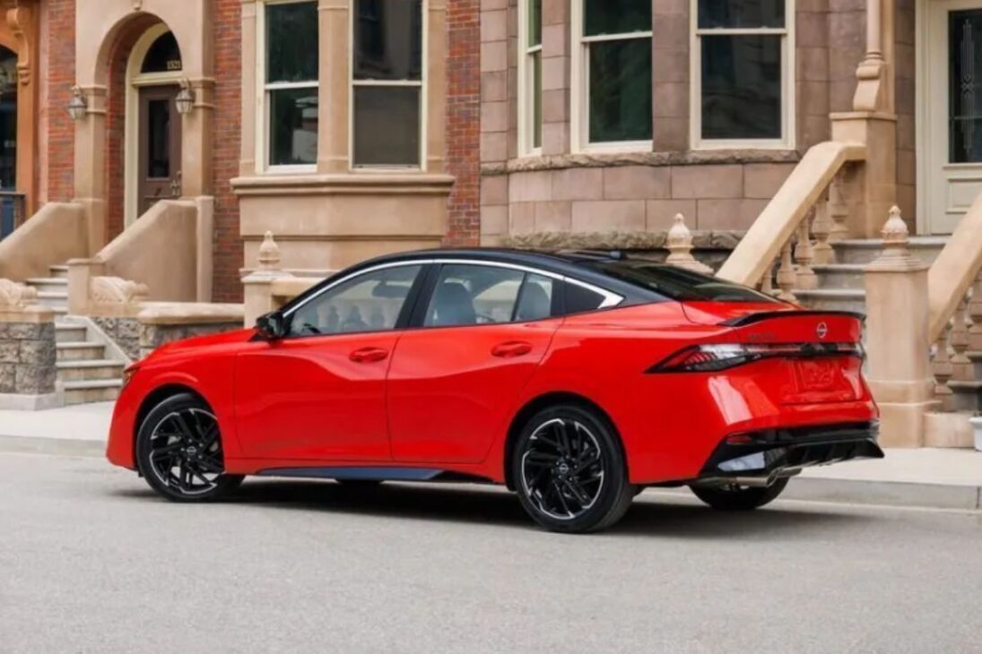 Nuevo Nissan Sentra 2027 Llega A Brasil Como Sedan Medio Sofisticado, Enfrenta Al Corolla, Mantiene Motor 2.0 Confiable Y Gana Pantalla Digital Y Paquete Completo De Seguridad.