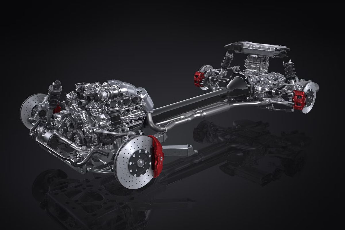 Novo motor V8 biturbo 4.0 da Toyota equipa o Toyota GR GT com motor V8 biturbo, sistema híbrido traseiro e cárter seco para foco total em pista.