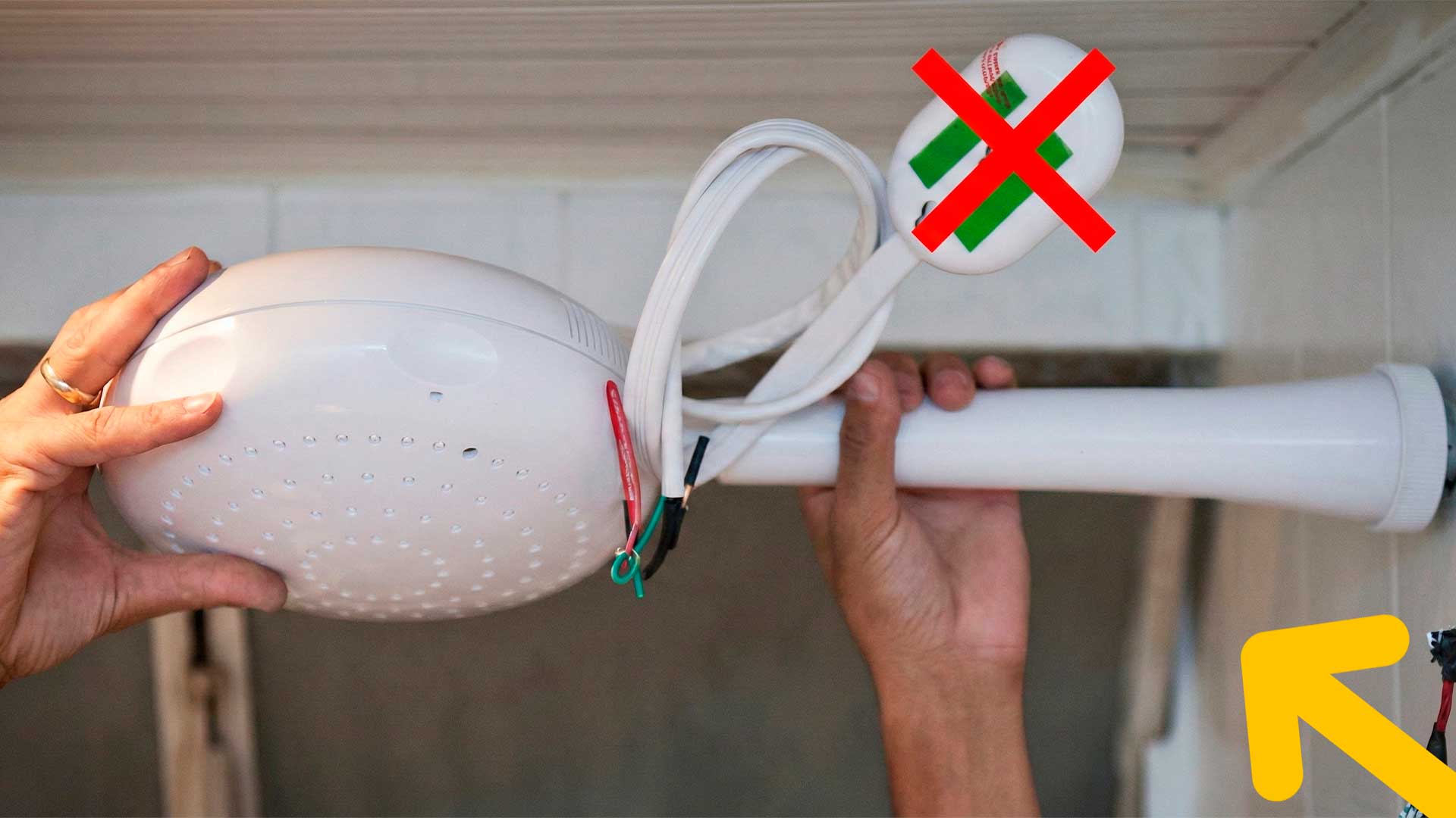 O erro comum no chuveiro elétrico que queima a resistência e pode elevar em silêncio o seu consumo mensal, fazendo com que o banho quente deixe a conta de luz mais cara no final do mês