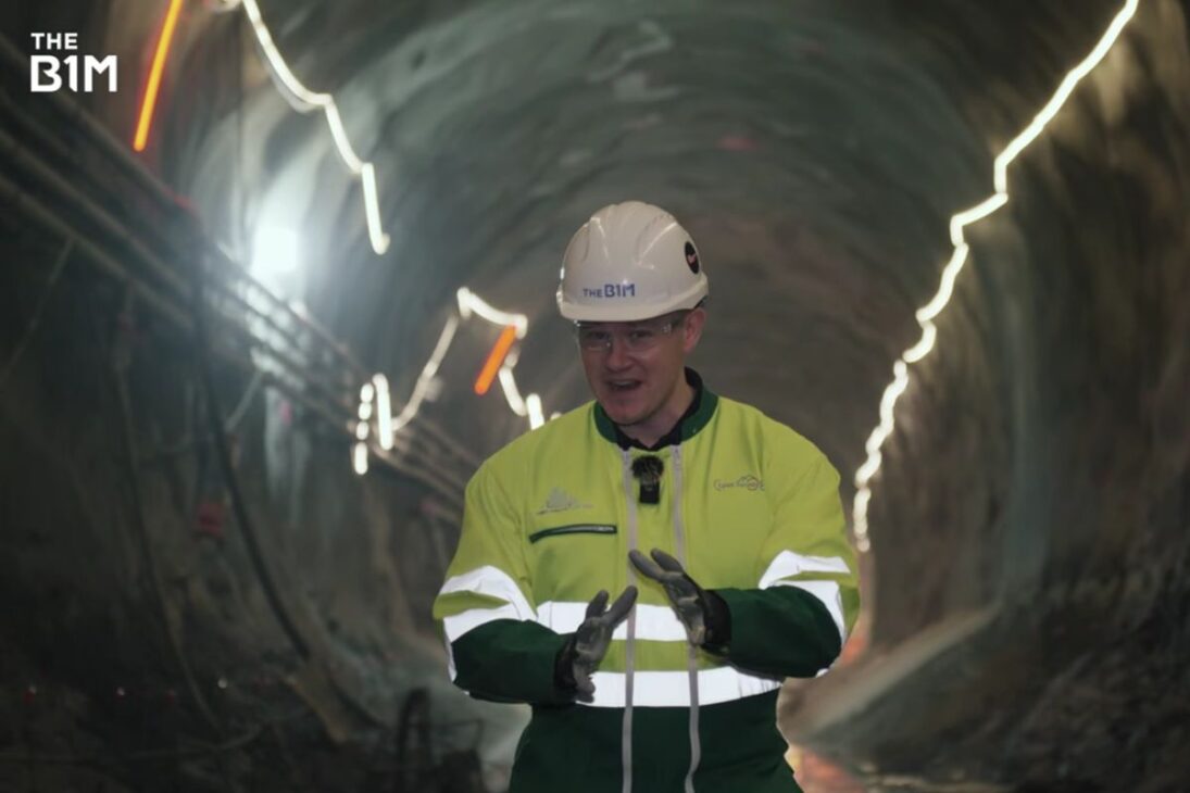 Túnel Ferroviario Lyon-Turín En Los Alpes Avanza Con Tuneladoras Y Plazo Hasta 2033, Reuniendo Costo, Método De Excavación Y Metas De Reducir El Viaje Y Desplazar Cargas Del Camión Para El Carril.