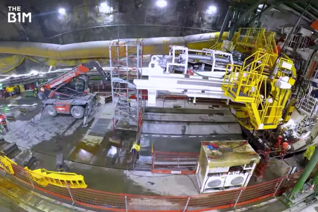 Túnel Ferroviario Lyon-Turín En Los Alpes Avanza Con Tuneladoras Y Plazo Hasta 2033, Reuniendo Costo, Método De Excavación Y Metas De Reducir El Viaje Y Desplazar Cargas Del Camión Para El Carril.