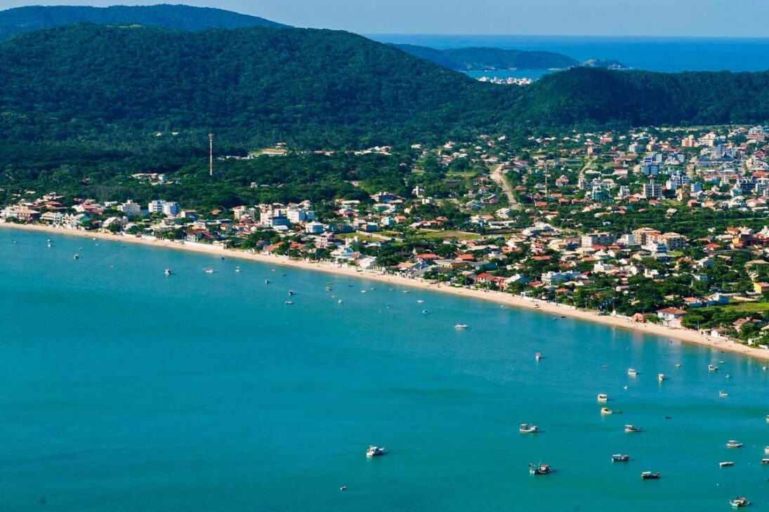 Bombinhas, Paraíso Con 39 Playas, Cobra Tasa De Preservación Ambiental Y Peaje Ambiental Para Intentar Controlar Turismo De Masa En Santa Catarina.