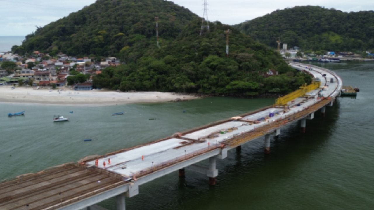Ponte de Guaratuba chega a 85% pronta e ganha oitavo par de estais concretagem avança no trecho estaiado, vigas quase concluídas, acessos aceleram e obra