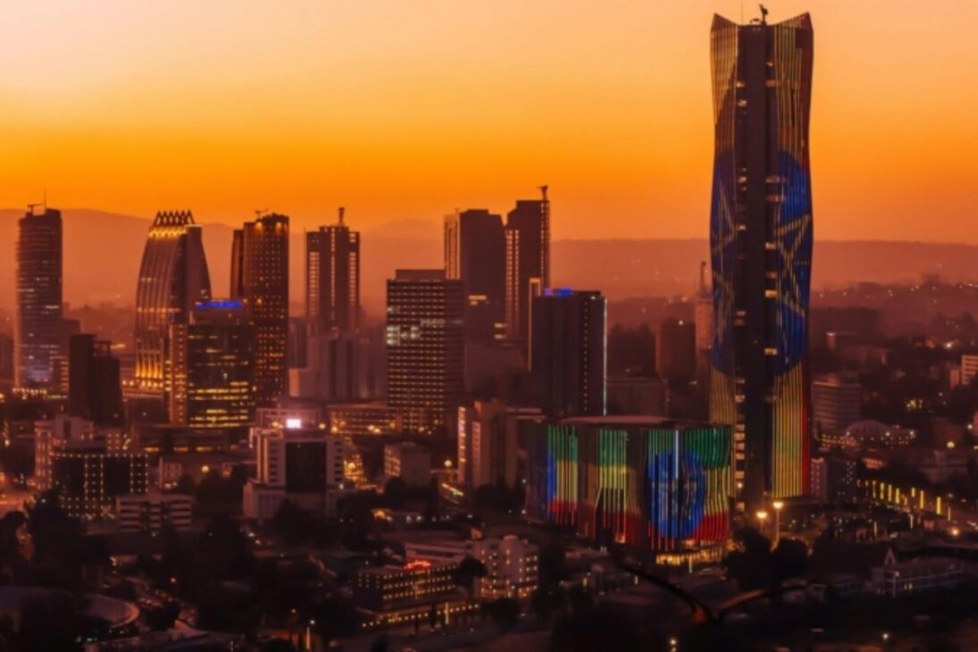 En Addis Abeba, capital política de África, la inversión urbana agresiva del primer ministro etíope atrae multimillonarios globales y transforma la ciudad.