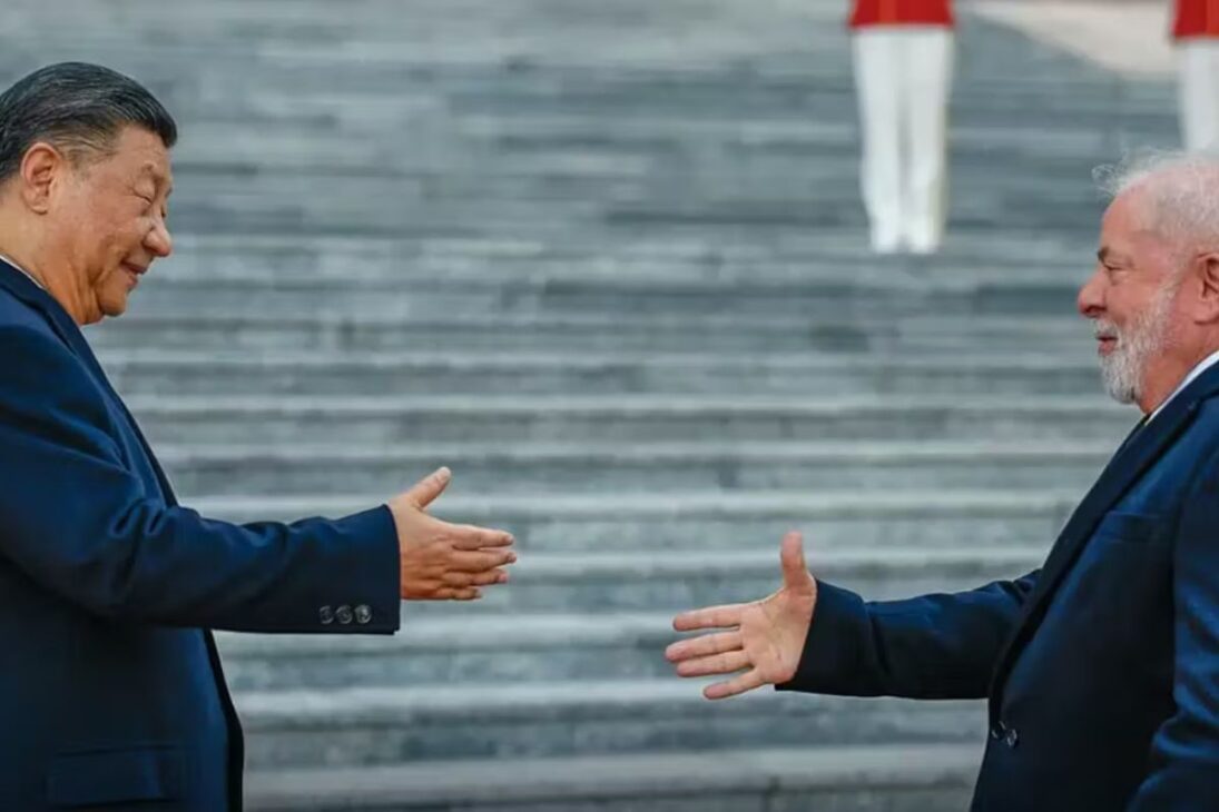 China amplía inversiones chinas en Brasil, impulsadas por soja brasileña, en escenario de comercio global en cambio y riesgo de dependencia de Pekín.