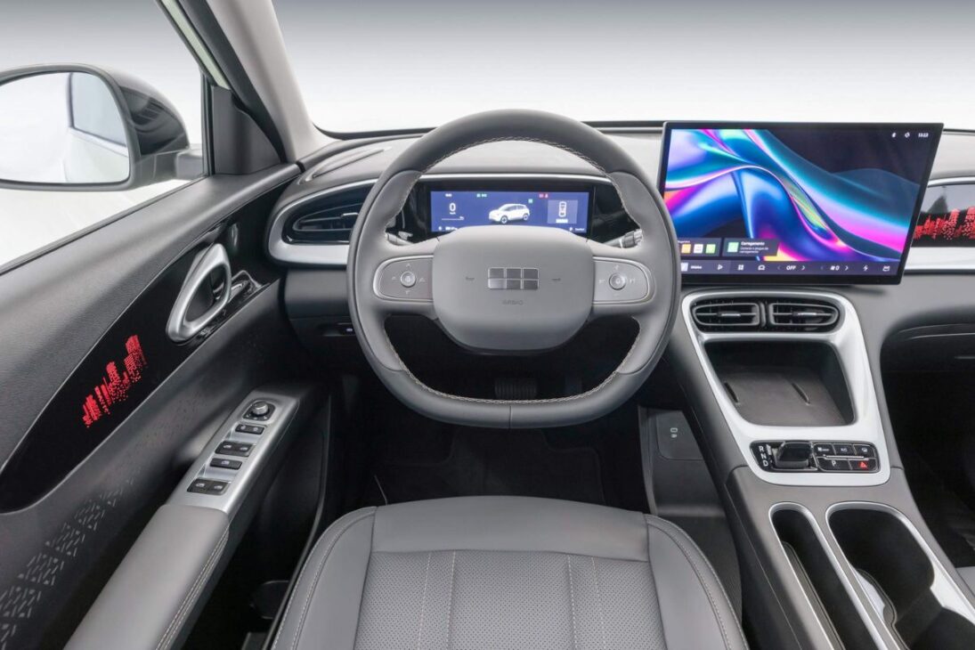 Geely EX2 llega como coche eléctrico para enfrentar BYD y Toyota entre coches eléctricos de entrada en Brasil, uniendo espacio, autonomía y precio competitivo.