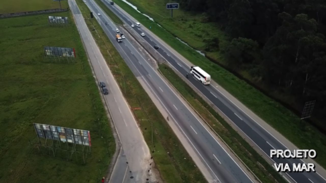 Via Mar: nova rodovia de 90 km paralela à BR-101 terá obras iniciadas no 1º semestre de 2026, com 5 lotes, até 6 faixas e trechos entre Joinville e Florianópolis para reduzir congestionamentos