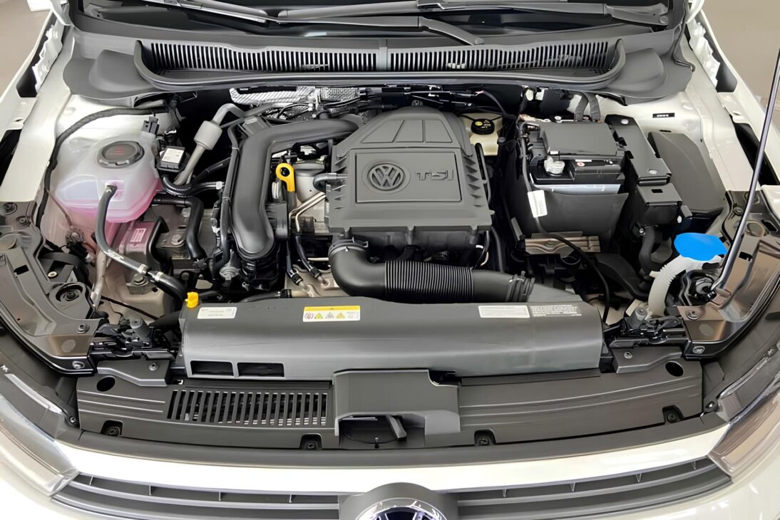 Con 9 mil vendidos en noviembre y avance en el acumulado del año, Volkswagen Polo consolida la vice-lideranza: motor 1.0 TSI, paquete tecnológico y consumo bajo explican el despegue de VW en 2025