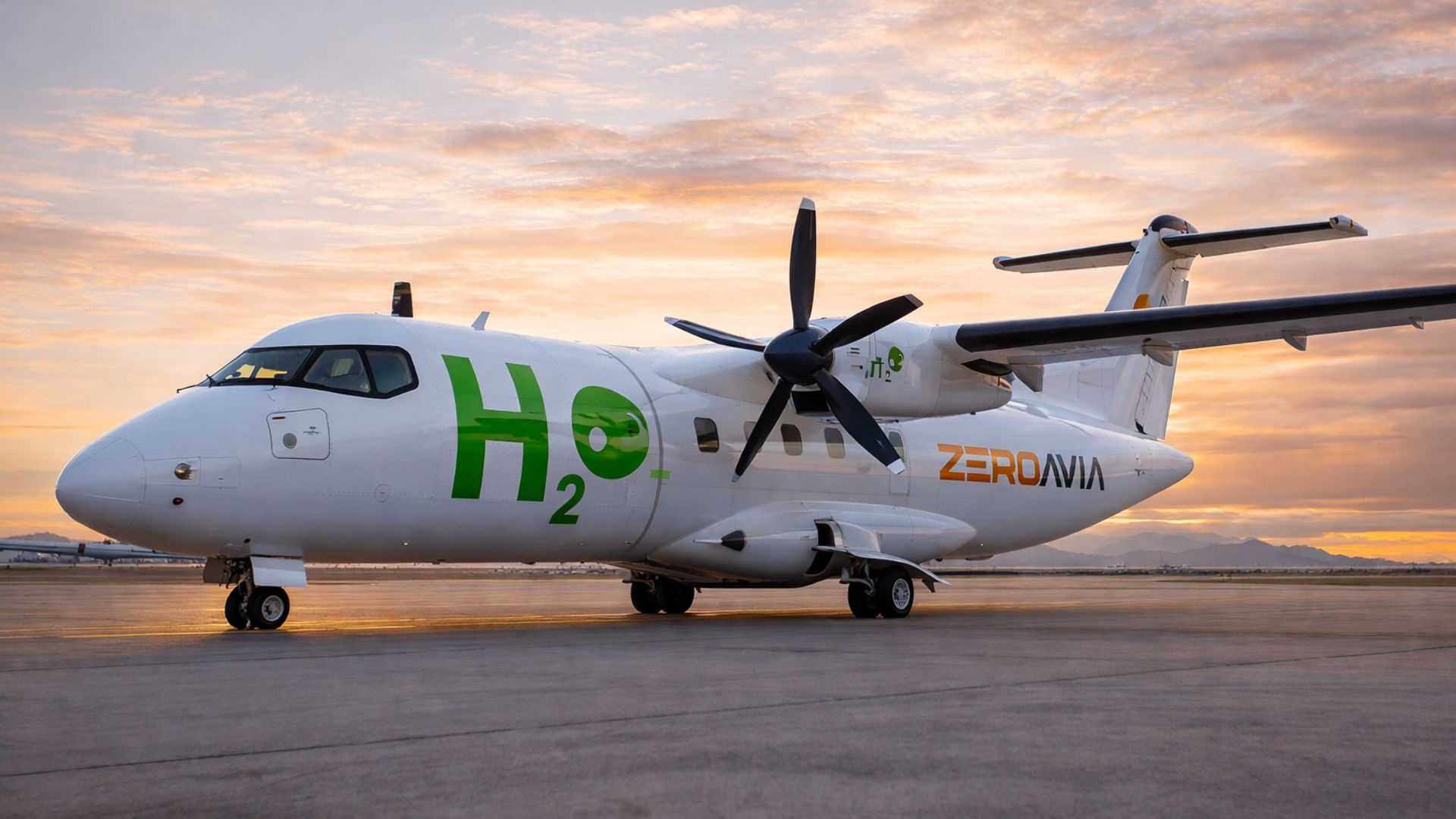 Avião regional da ZeroAvia equipado com tecnologia de propulsão a hidrogênio, exibindo símbolo H2 verde, representando avanços na aviação sustentável e em sistemas de zero emissões.