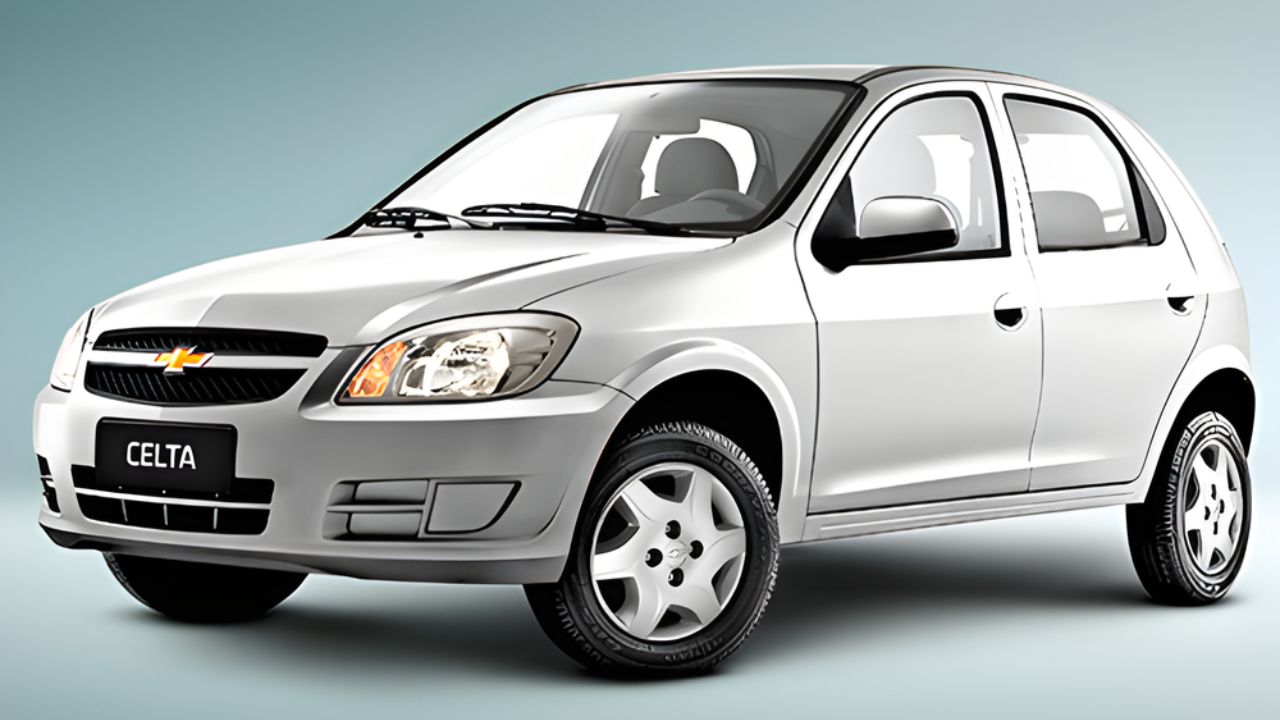 Incluso Fuera de Producción, el Chevrolet Celta LT 2015 Sigue Valorándose en el Mercado de Autos Usados. Entiende Por Qué el Modelo Atrae a Tanto Conductores en Busca de Economía y Mantenimiento Barato.