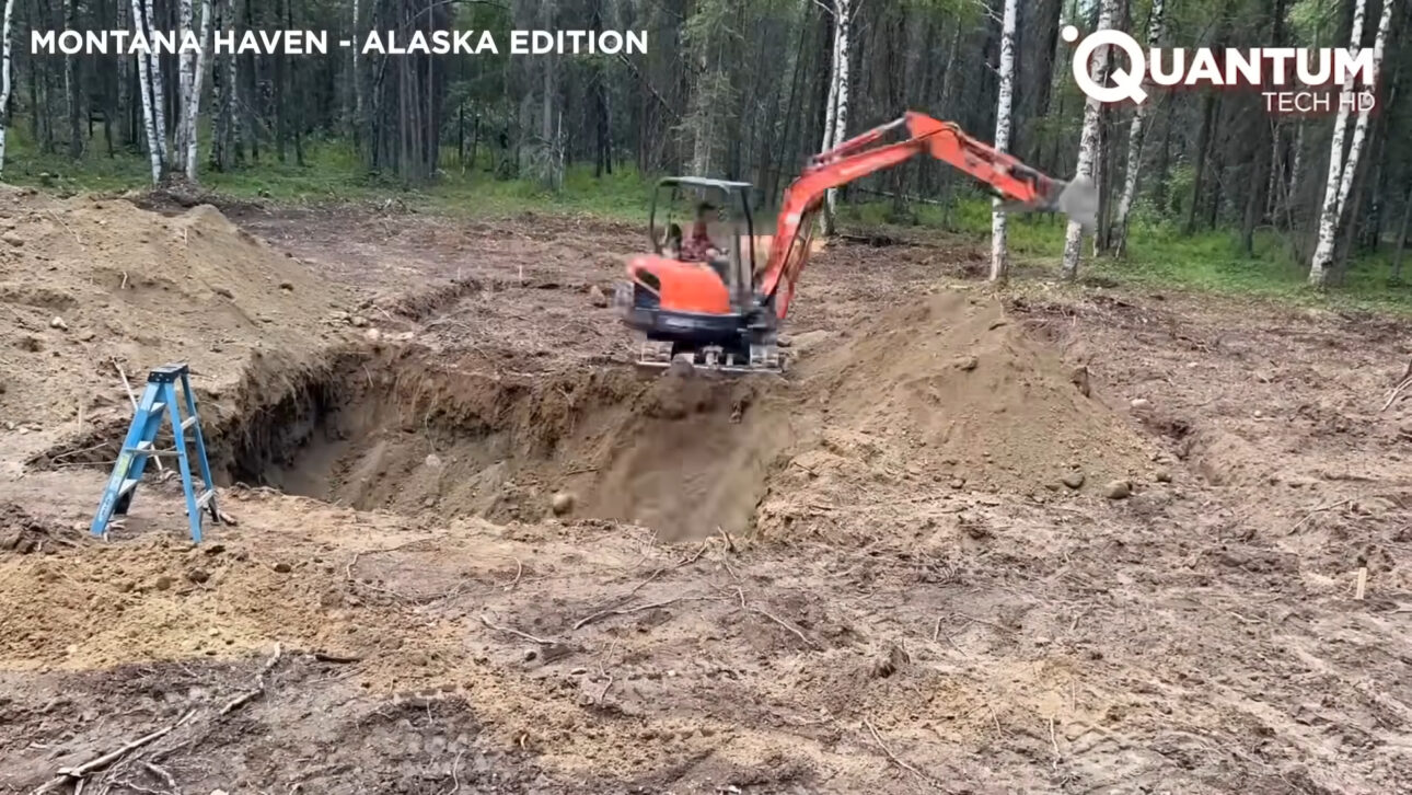 En uno de los ambientes más extremos del planeta, familia construye sola una casa de troncos en Alaska, vive aislada, enfrenta temperaturas severas y mantiene rutina autosuficiente lejos de cualquier ciudad