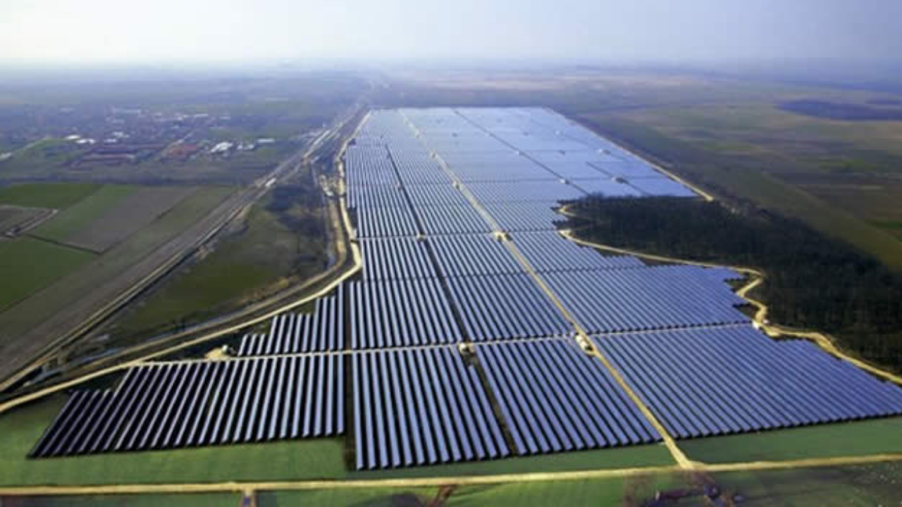 Dois grandes complexos de energia solar entram em operação na Bahia em dezembro, adicionando 250 MW ao sistema elétrico nacional e reforçando investimentos do Novo PAC.