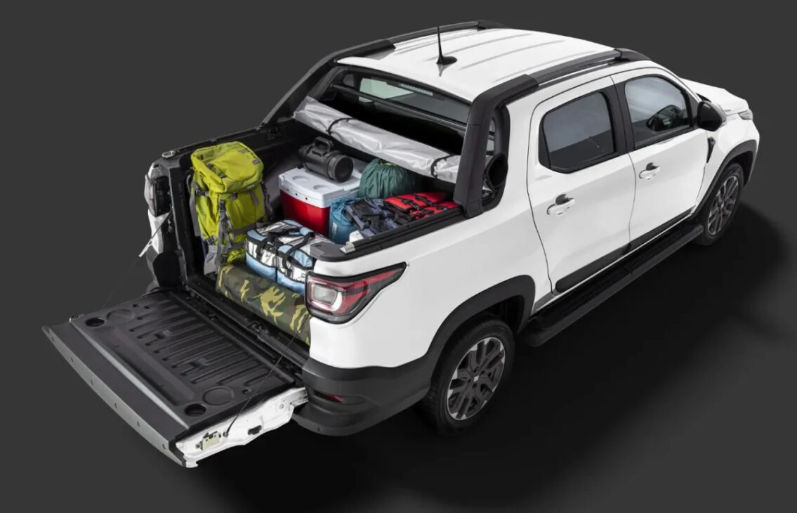 Con 12.937 unidades vendidas en el mes y 128 mil en el año, Fiat Strada se dispara en la liderança: la pick-up domina 2025, supera hatchbacks y mantiene hegemonía absoluta en el mercado brasileño