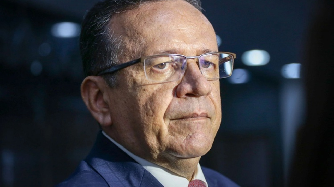 Decisão da Justiça do Piauí suspende cobrança de ICMS sobre energia solar excedente no sistema de compensação e considera método fora do conceito de mercadoria.