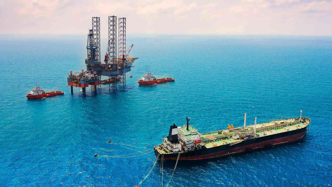 Brasil registra recorde na produção de petróleo e gás em outubro, impulsionado por avanços no pré-sal; Espírito Santo mantém liderança nacional como segundo maior produtor.