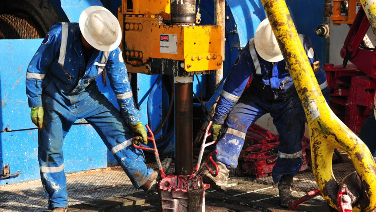 O Espírito Santo desponta como polo estratégico no descomissionamento de plataformas de petróleo, atividade que deve gerar mais de 5 mil empregos e atrair bilhões em investimentos até 2030, envolvendo Petrobras, multinacionais e empresas locais.