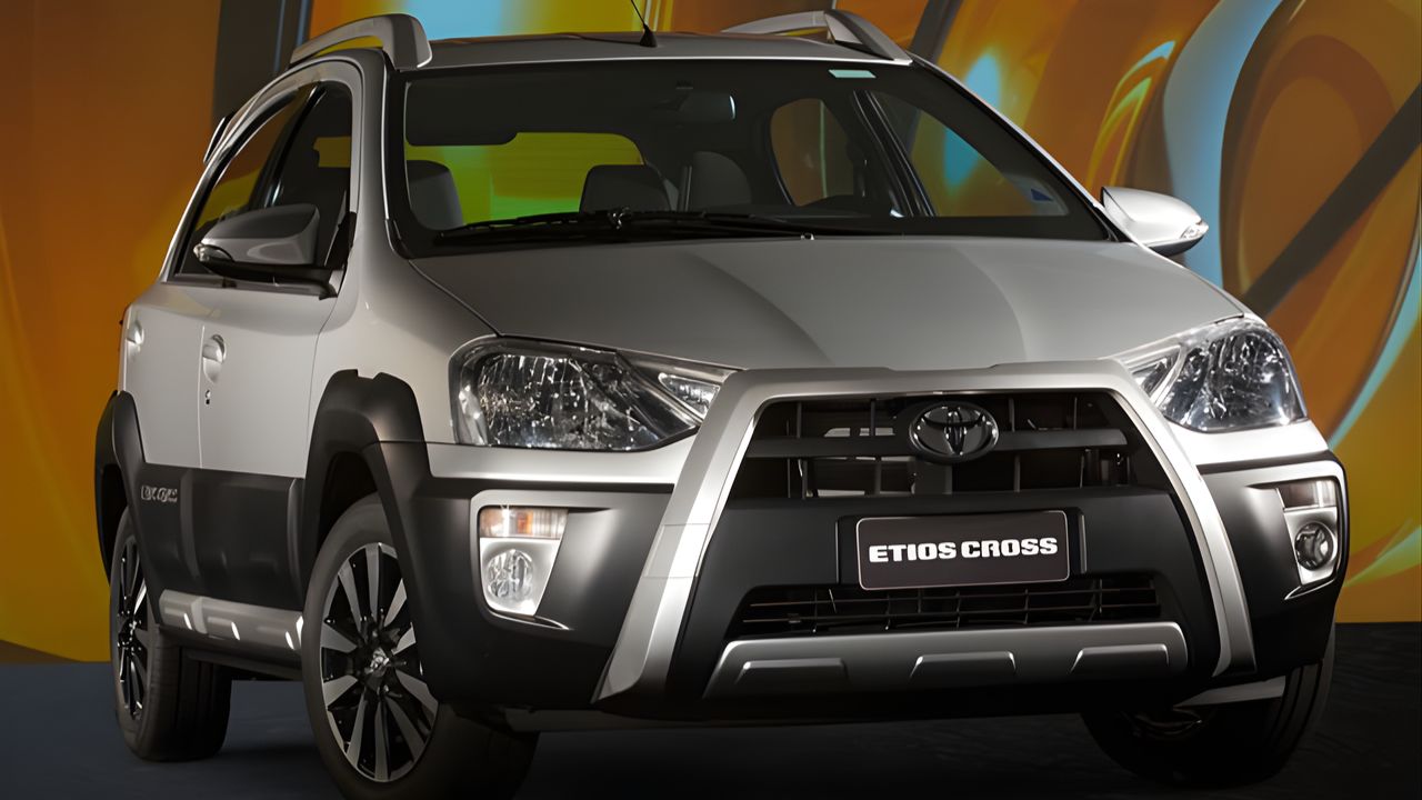 Descubre por qué el Toyota Etios 2018 es uno de los coches usados más confiables del mercado, con mantenimiento barato, buen consumo y excelente durabilidad