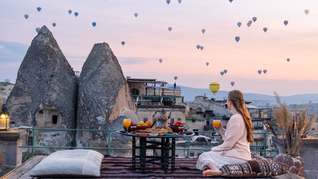 Los Brasileños Ya Pueden Viajar a Turquía Sin Visa para Turismo. Descubre los Beneficios del Cambio, Las Atracciones Culturales y Por Qué El País Se Tornó Destino Querido.