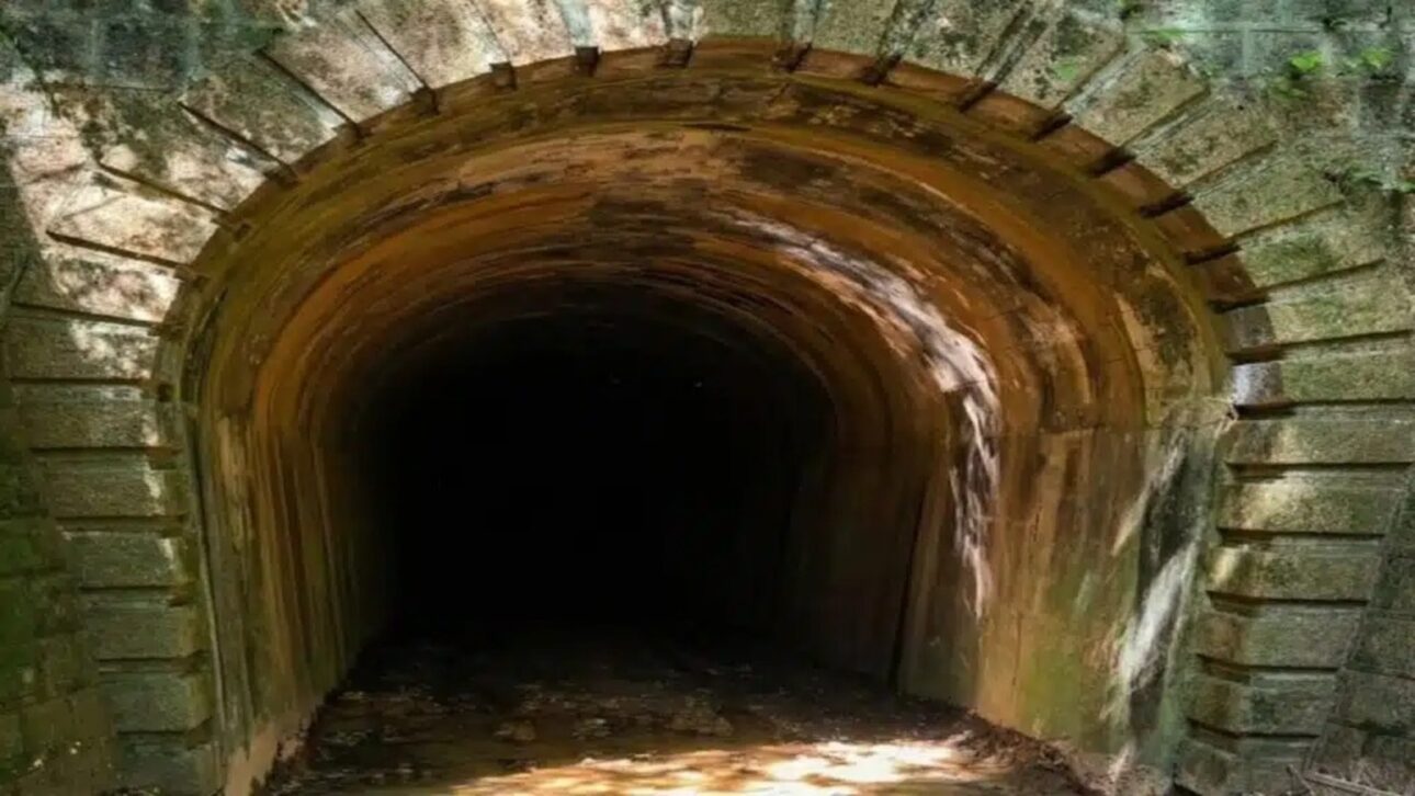 Túnel ferroviário