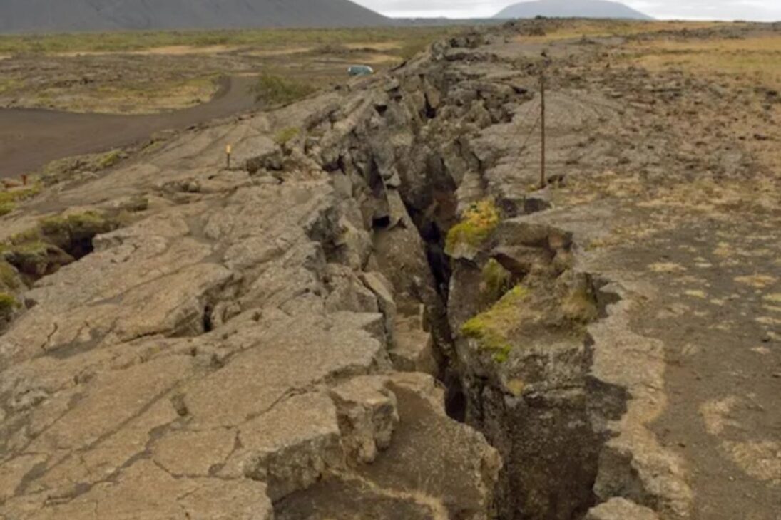 Ve 10 Fisuras En La Tierra Visibles Desde El Espacio: Cicatrices Colosales, Fallas Tectónicas Y Sistema De Rift Que Explican Un Planeta En Constante Movimiento.