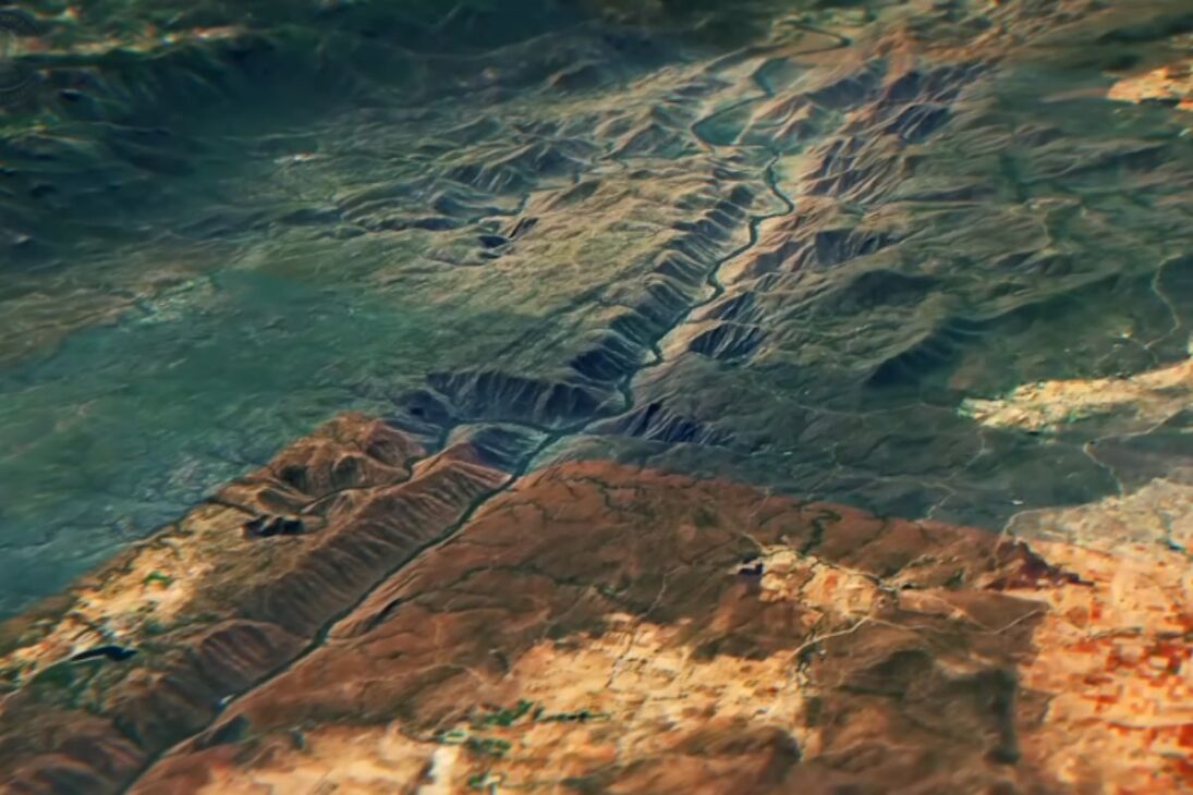 Ve 10 Fisuras En La Tierra Visibles Desde El Espacio: Cicatrices Colosales, Fallas Tectónicas Y Sistema De Rift Que Explican Un Planeta En Constante Movimiento.