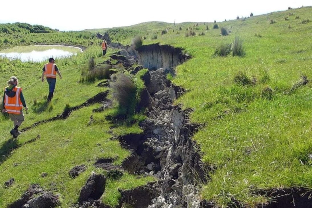Ve 10 Fisuras En La Tierra Visibles Desde El Espacio: Cicatrices Colosales, Fallas Tectónicas Y Sistema De Rift Que Explican Un Planeta En Constante Movimiento.
