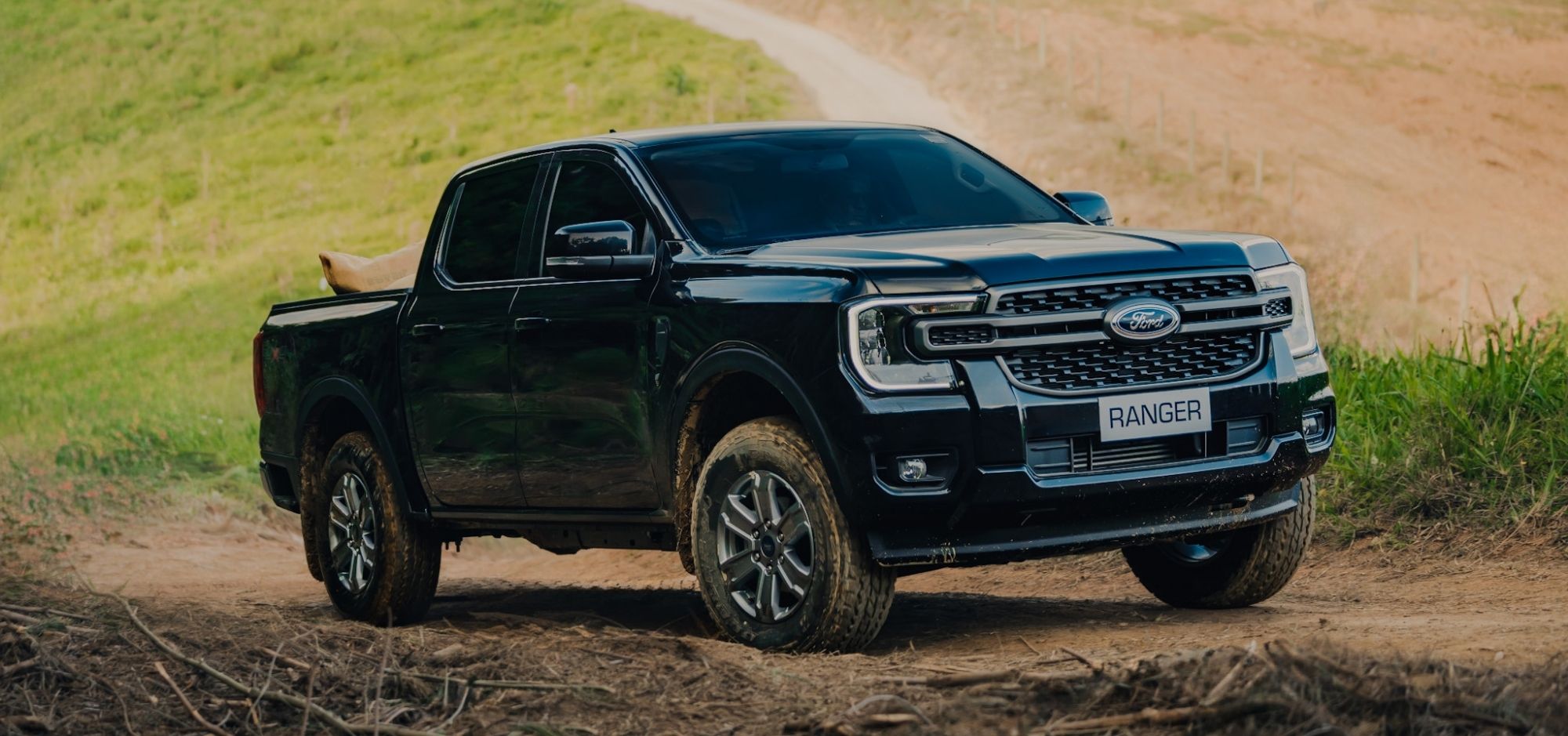 Com motor 2.0 turbodiesel, chassi reforçado e foco em carga máxima, a Ford Ranger Cabine Simples e Chassi 2026 resgata a picape raiz voltada ao trabalho pesado